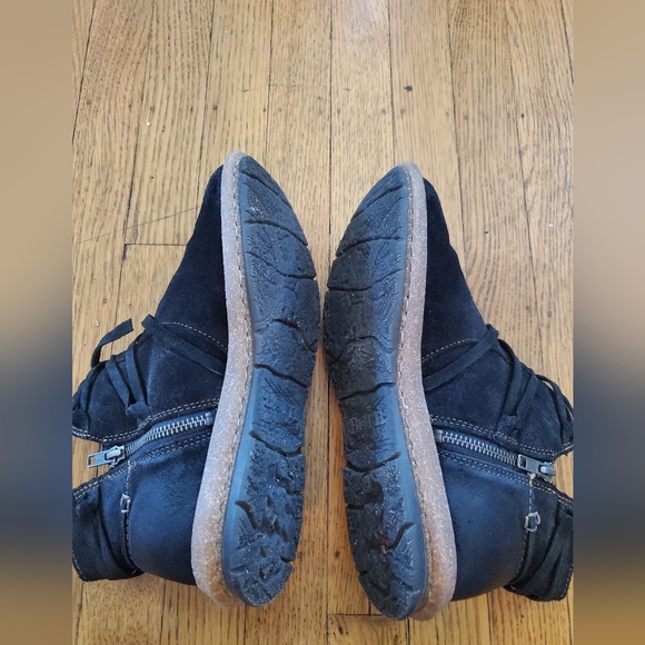 Born Tarkiln Black Suede Ankle Booties Size 9 - Picture 5 of 6